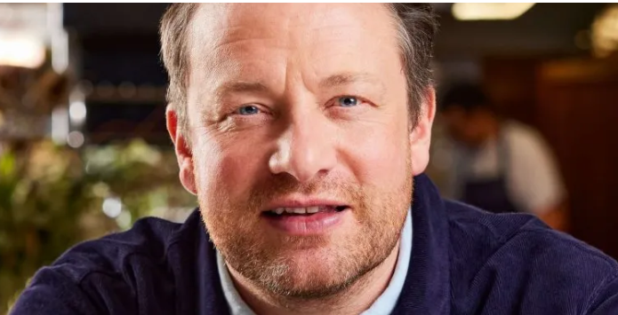 Jamie Oliver, cabalga de nuevo - CaterNews